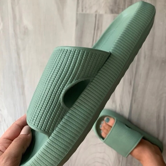 Green Cloud Slides - Picture 2 of 6